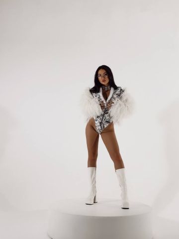 Лан Брюнетка